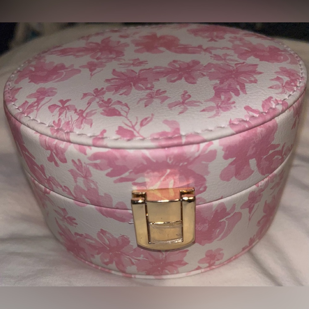 NWT, Small Pink Jewely Box